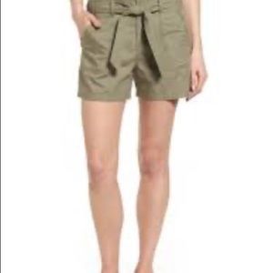 Caslon belted twill shorts